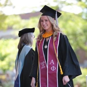 Meet your Posher, Holly